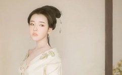 一面亲上边一面一摸下边APP